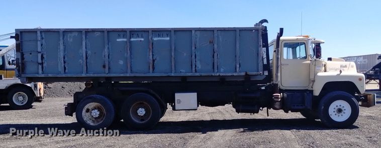 image for item DK8798 1980 Mack  hook lift truck