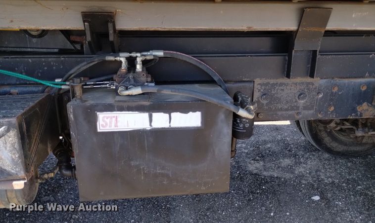 image for item DK8798 1980 Mack  hook lift truck