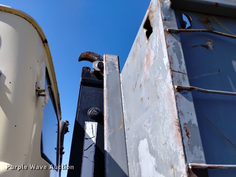 image for item DK8798 1980 Mack  hook lift truck