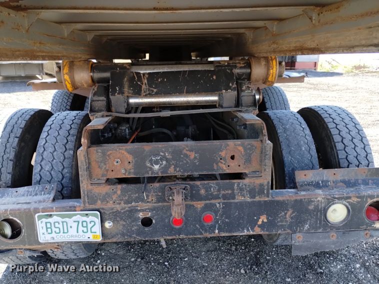 image for item DK8798 1980 Mack  hook lift truck