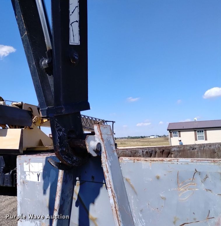 image for item DK8798 1980 Mack  hook lift truck