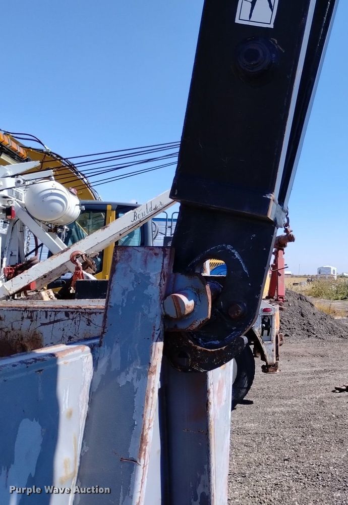 image for item DK8798 1980 Mack  hook lift truck