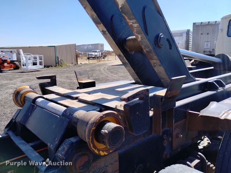 image for item DK8798 1980 Mack  hook lift truck