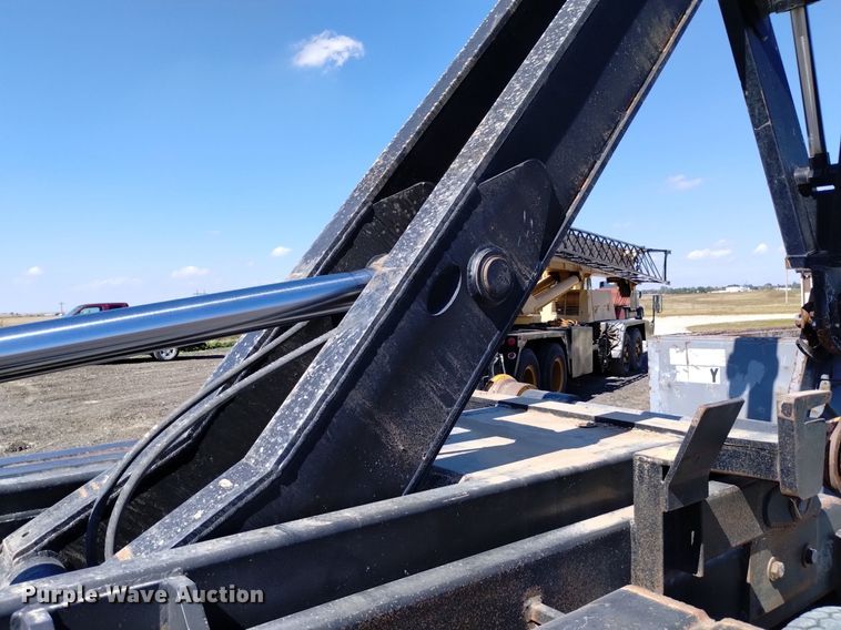 image for item DK8798 1980 Mack  hook lift truck