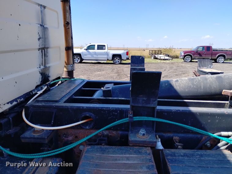 image for item DK8798 1980 Mack  hook lift truck