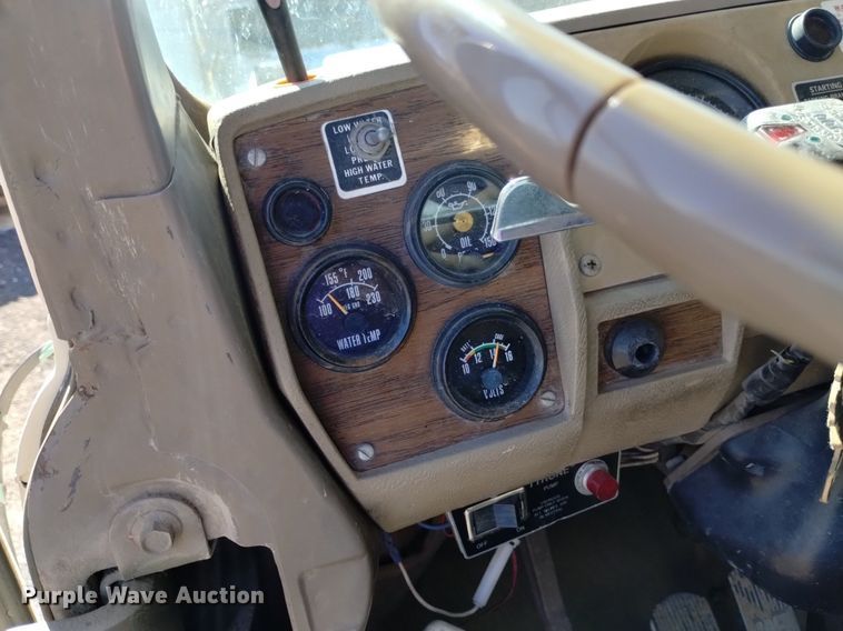 image for item DK8798 1980 Mack  hook lift truck