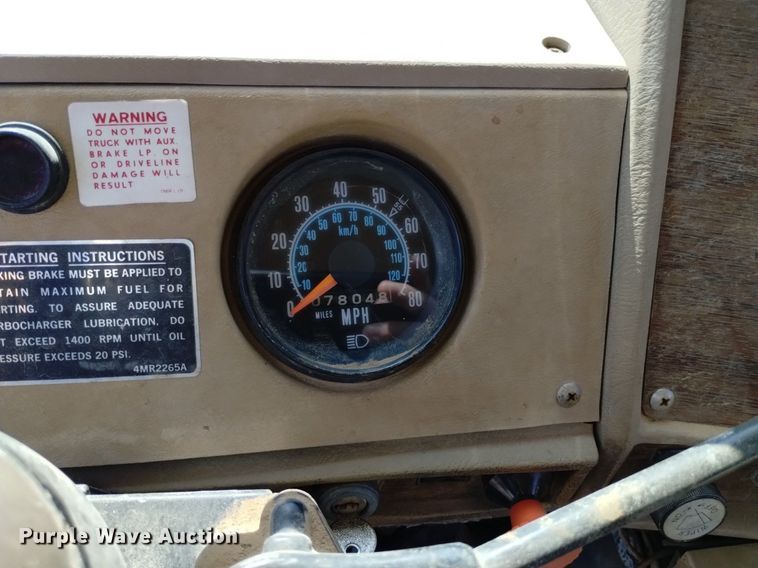 image for item DK8798 1980 Mack  hook lift truck