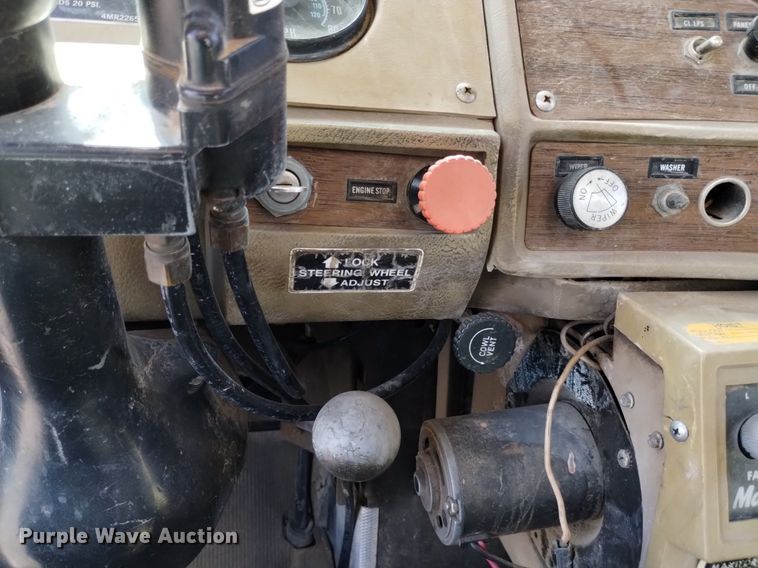 image for item DK8798 1980 Mack  hook lift truck