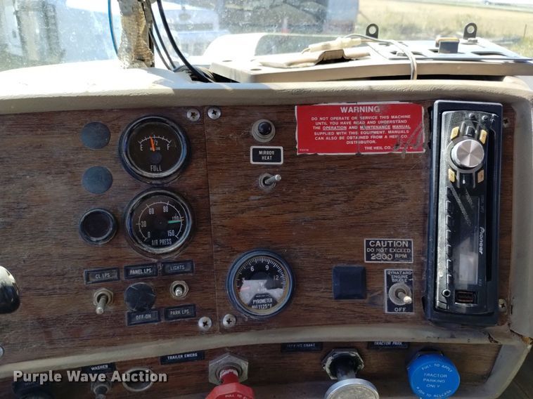 image for item DK8798 1980 Mack  hook lift truck