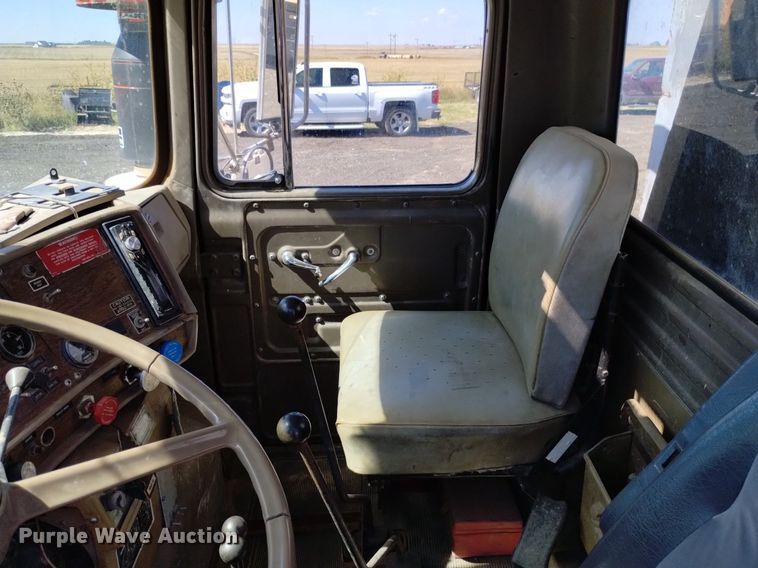 image for item DK8798 1980 Mack  hook lift truck