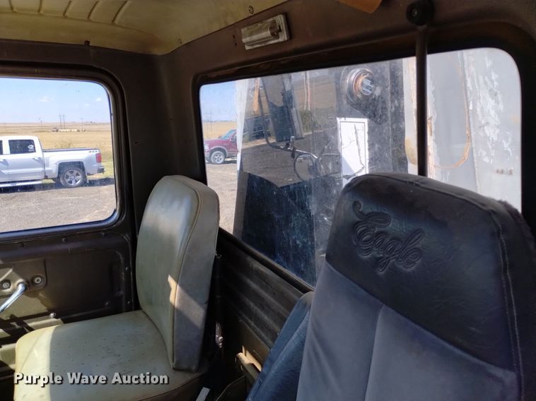 image for item DK8798 1980 Mack  hook lift truck