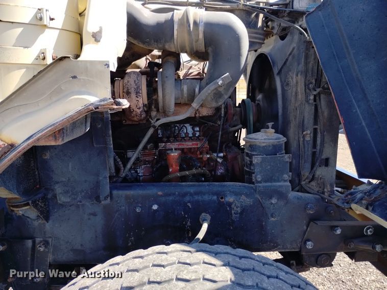 image for item DK8798 1980 Mack  hook lift truck