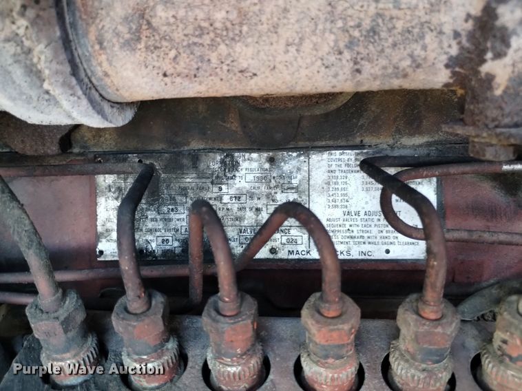 image for item DK8798 1980 Mack  hook lift truck