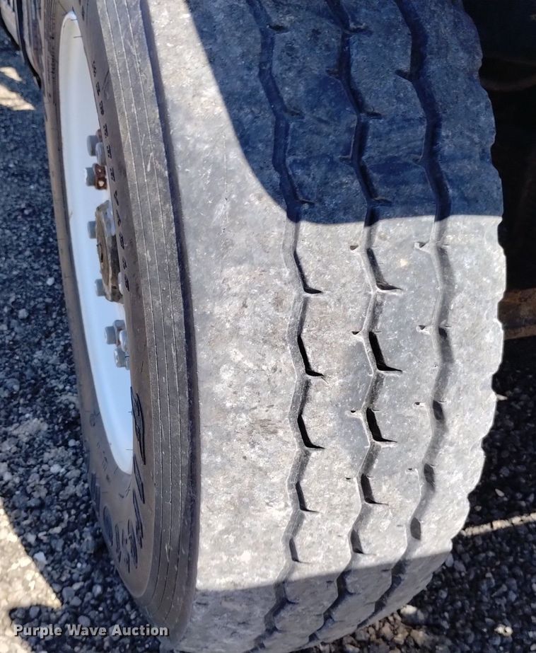 image for item DK8798 1980 Mack  hook lift truck