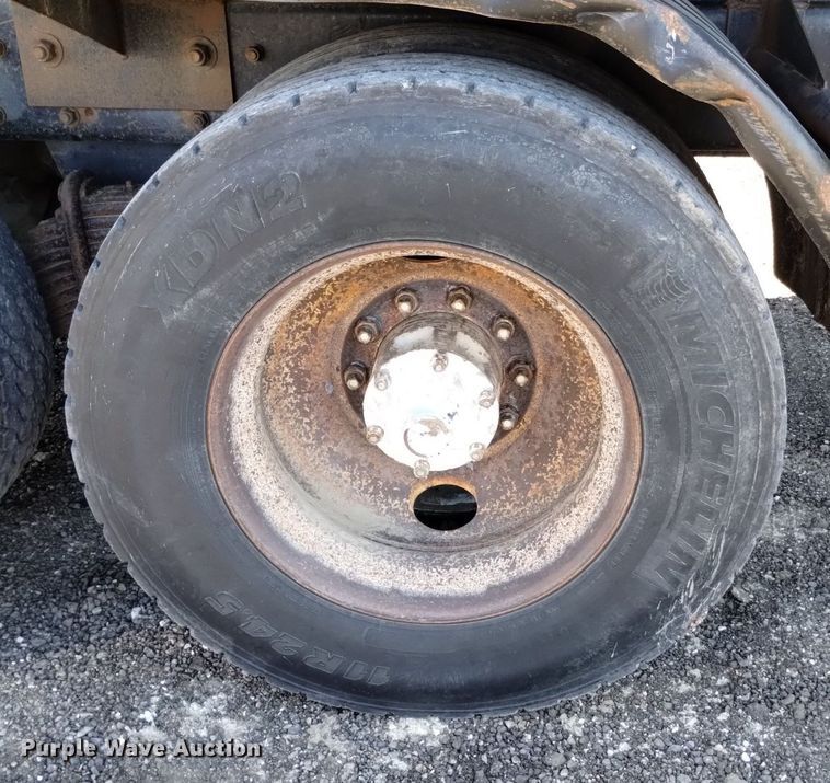 image for item DK8798 1980 Mack  hook lift truck