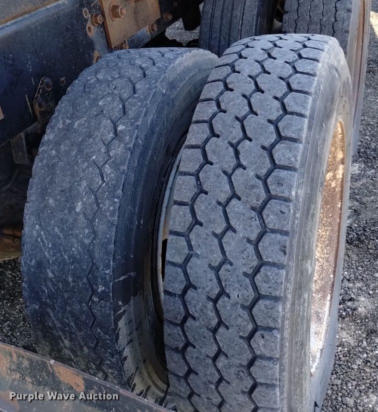 image for item DK8798 1980 Mack  hook lift truck