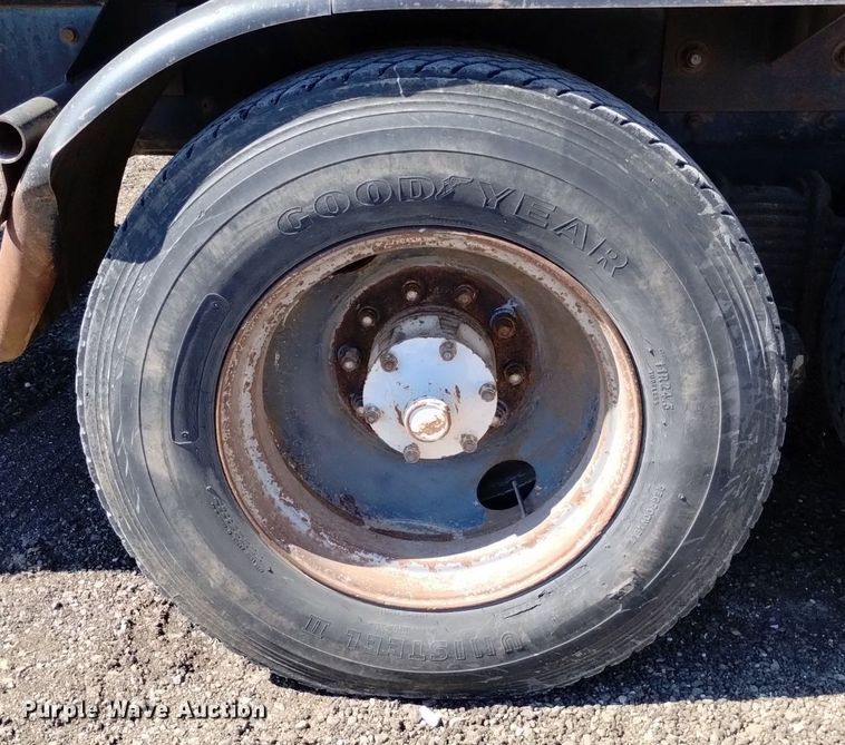 image for item DK8798 1980 Mack  hook lift truck