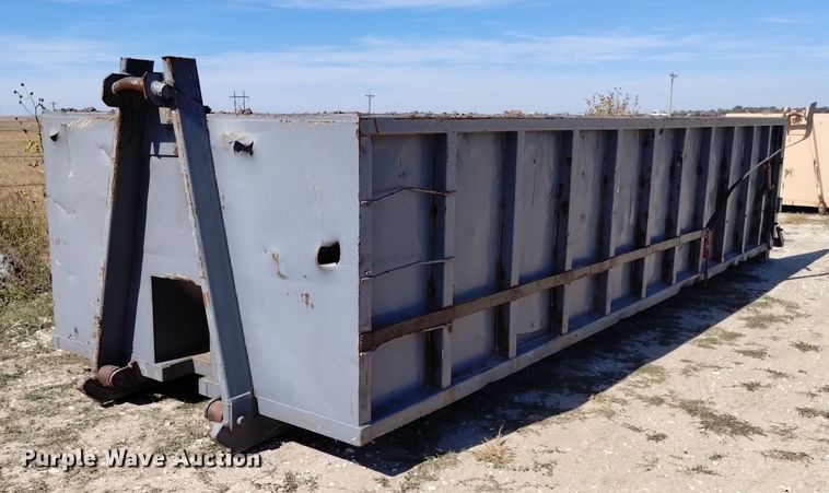 image for item DK8798 1980 Mack  hook lift truck