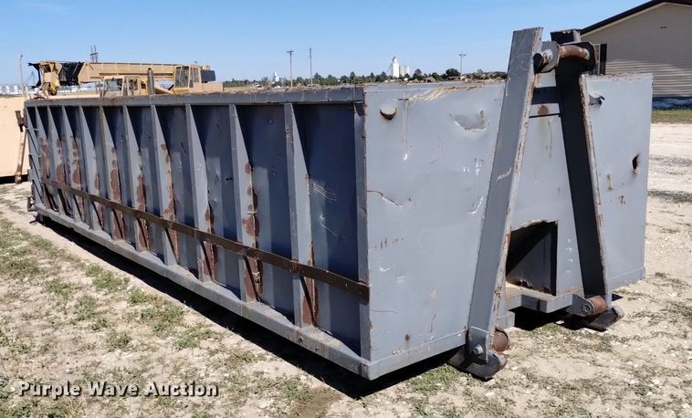 image for item DK8798 1980 Mack  hook lift truck