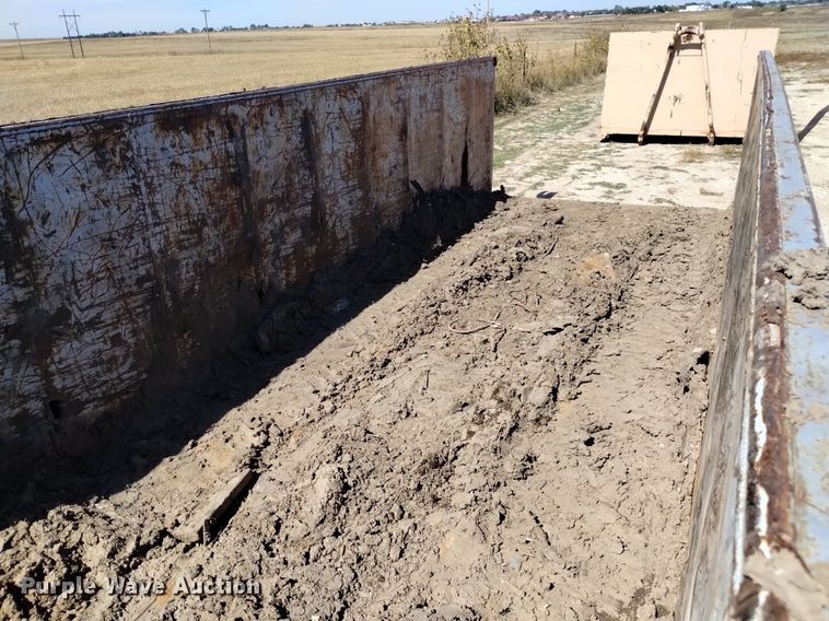 image for item DK8798 1980 Mack  hook lift truck