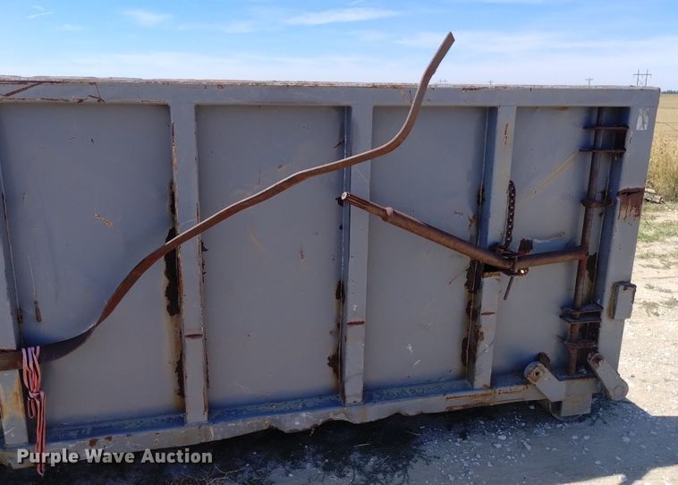 image for item DK8798 1980 Mack  hook lift truck