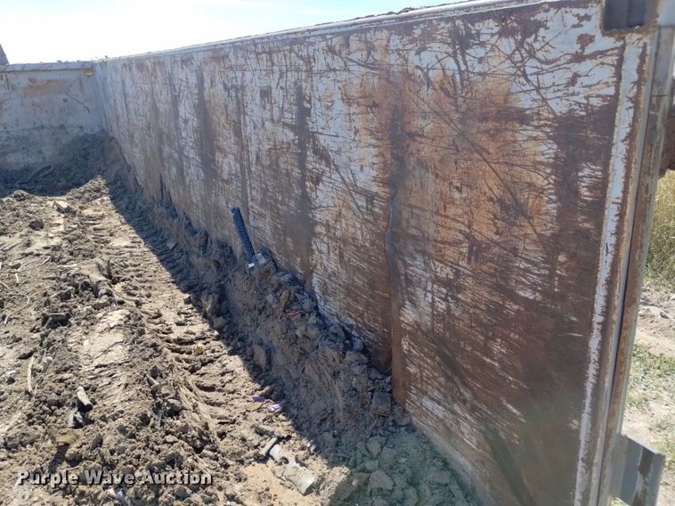 image for item DK8798 1980 Mack  hook lift truck