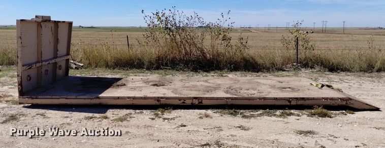 image for item DK8798 1980 Mack  hook lift truck