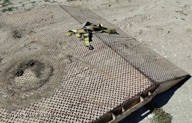 image for item DK8798 1980 Mack  hook lift truck