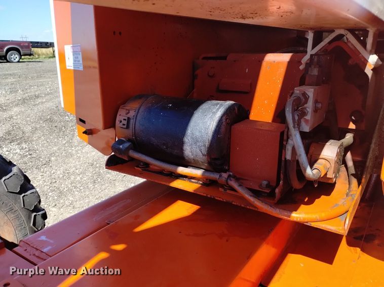 image for item DK8799 2000 Snorkel ATB-50KU  boom lift