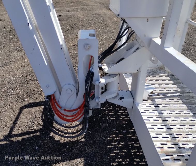 image for item DK8799 2000 Snorkel ATB-50KU  boom lift