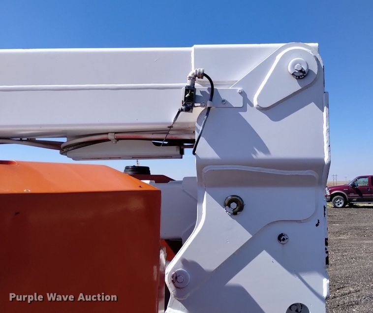 image for item DK8799 2000 Snorkel ATB-50KU  boom lift
