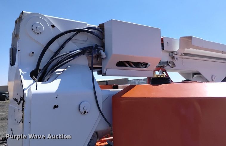 image for item DK8799 2000 Snorkel ATB-50KU  boom lift