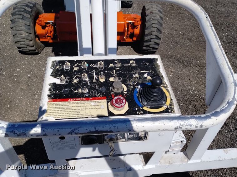 image for item DK8799 2000 Snorkel ATB-50KU  boom lift