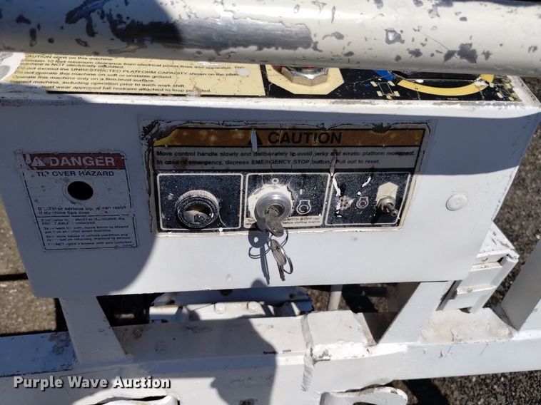 image for item DK8799 2000 Snorkel ATB-50KU  boom lift