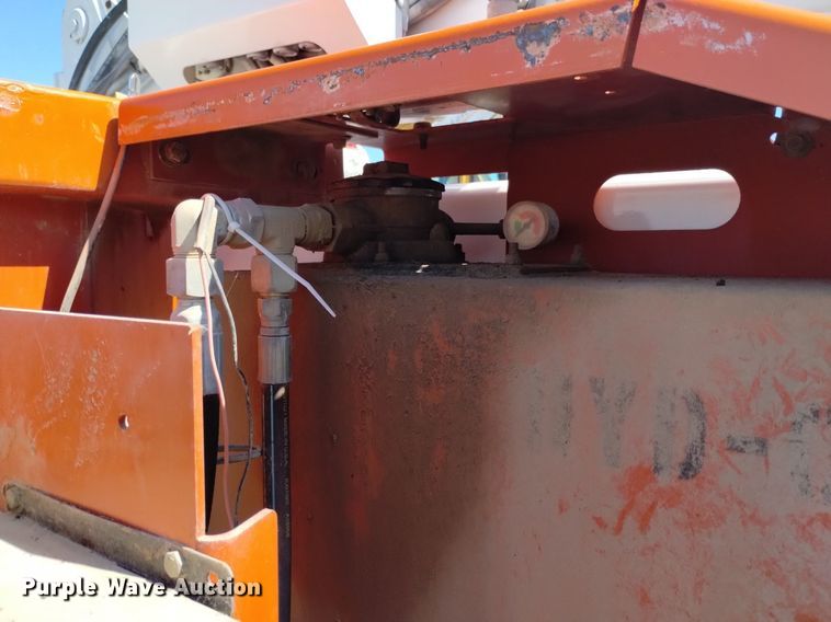 image for item DK8799 2000 Snorkel ATB-50KU  boom lift