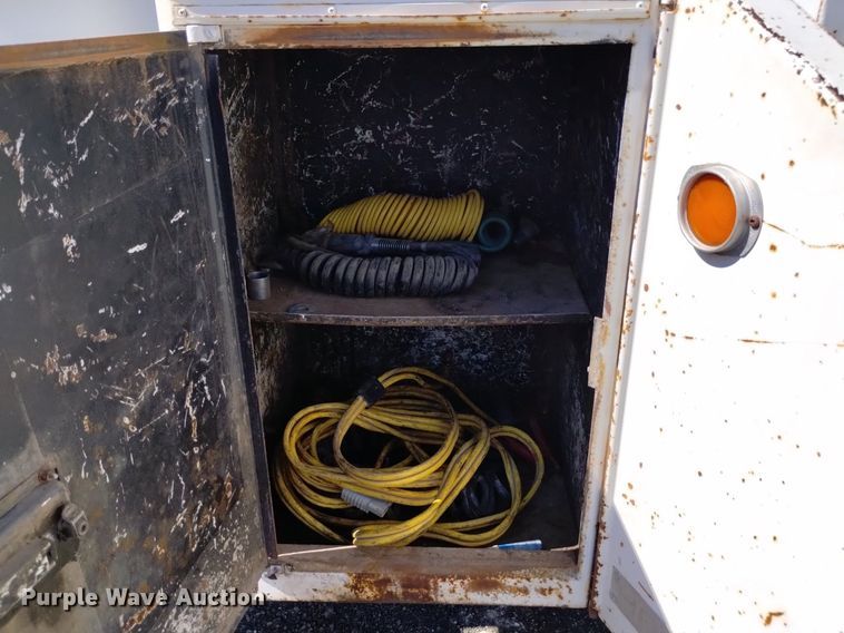 image for item DK8800 1986 GMC General  tow truck