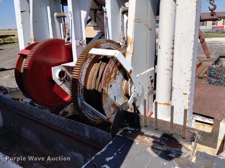 image for item DK8800 1986 GMC General  tow truck