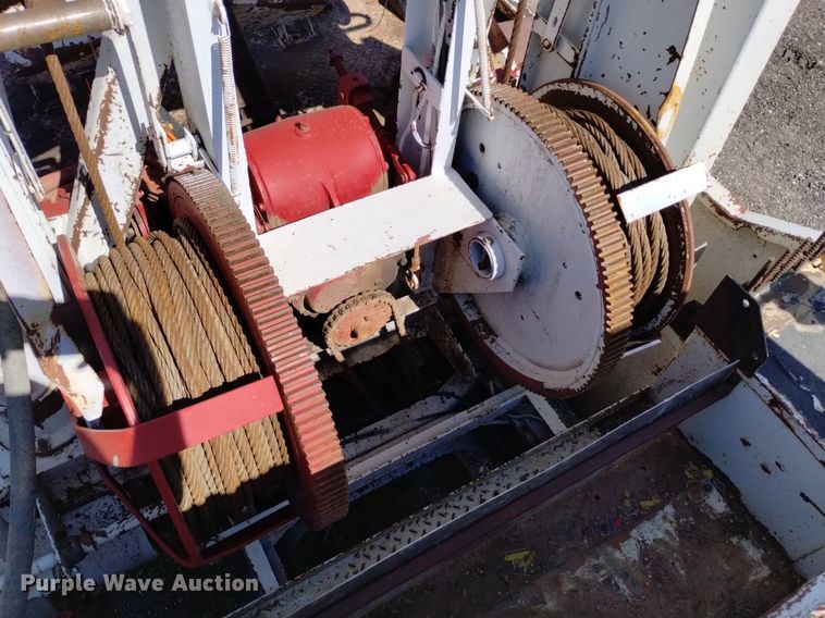 image for item DK8800 1986 GMC General  tow truck