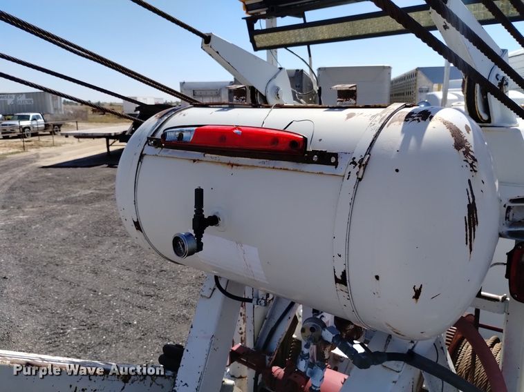 image for item DK8800 1986 GMC General  tow truck