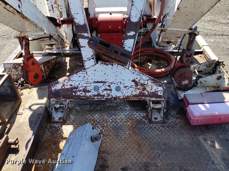 image for item DK8800 1986 GMC General  tow truck