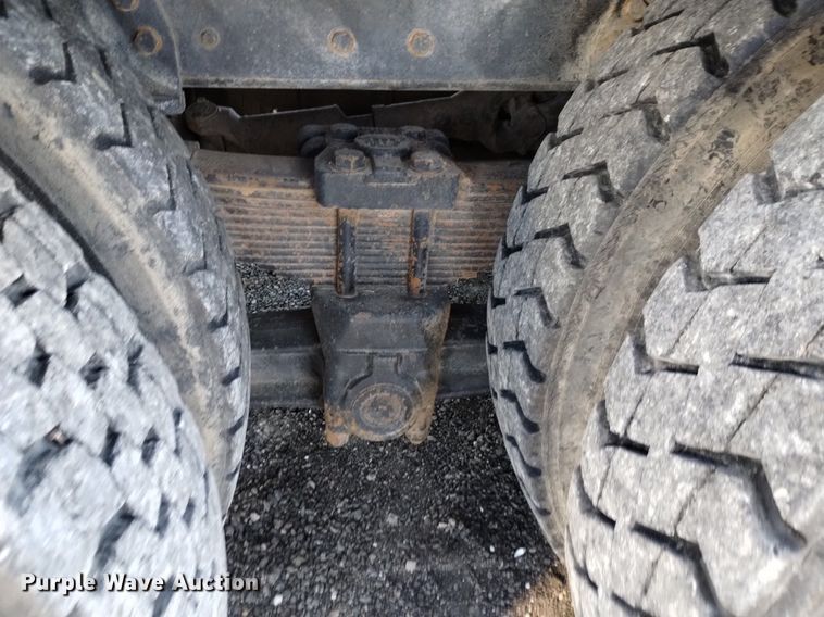 image for item DK8800 1986 GMC General  tow truck