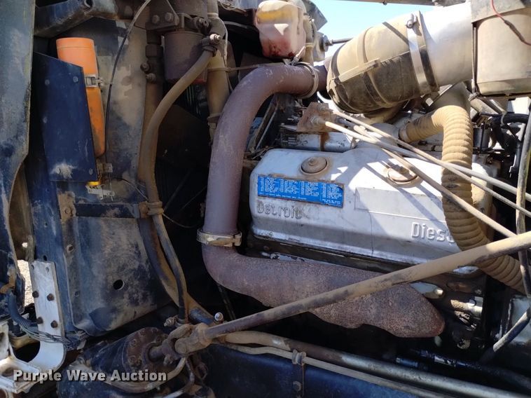 image for item DK8800 1986 GMC General  tow truck