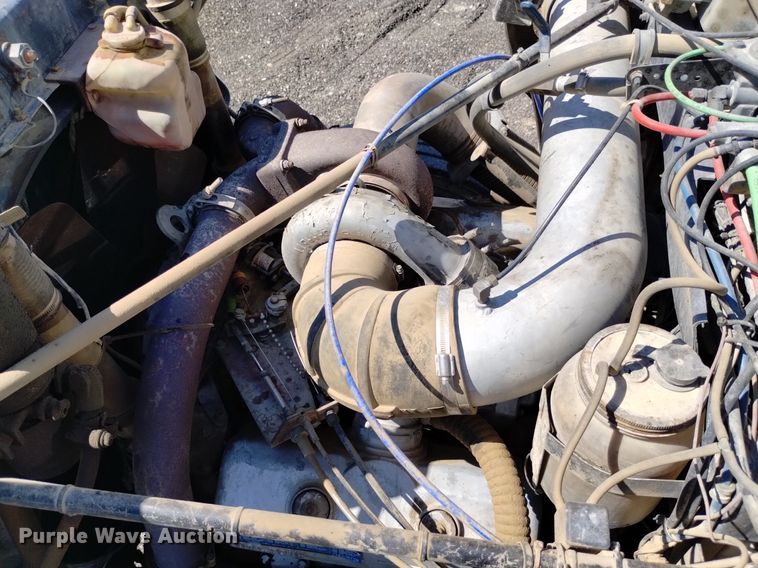 image for item DK8800 1986 GMC General  tow truck