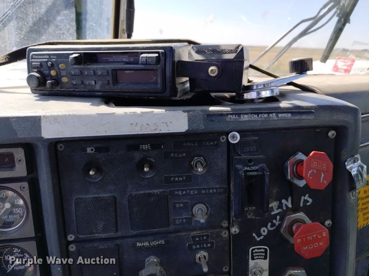 image for item DK8800 1986 GMC General  tow truck