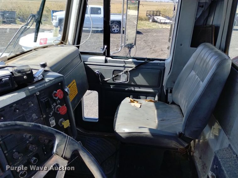 image for item DK8800 1986 GMC General  tow truck