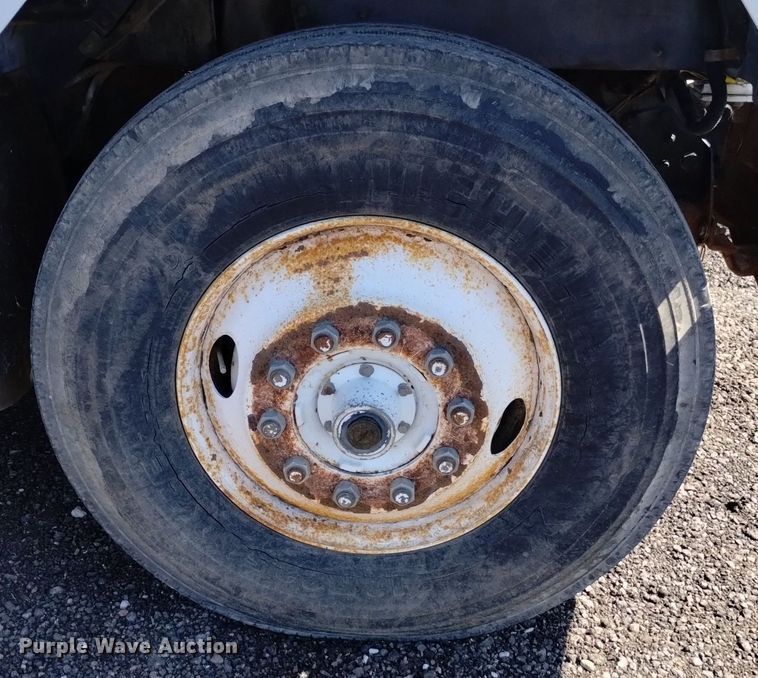 image for item DK8800 1986 GMC General  tow truck