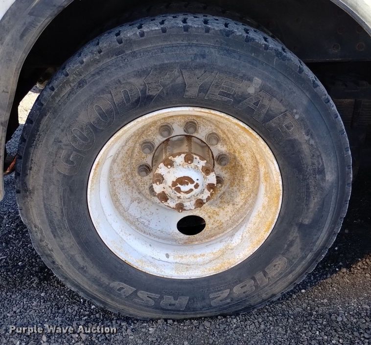 image for item DK8800 1986 GMC General  tow truck