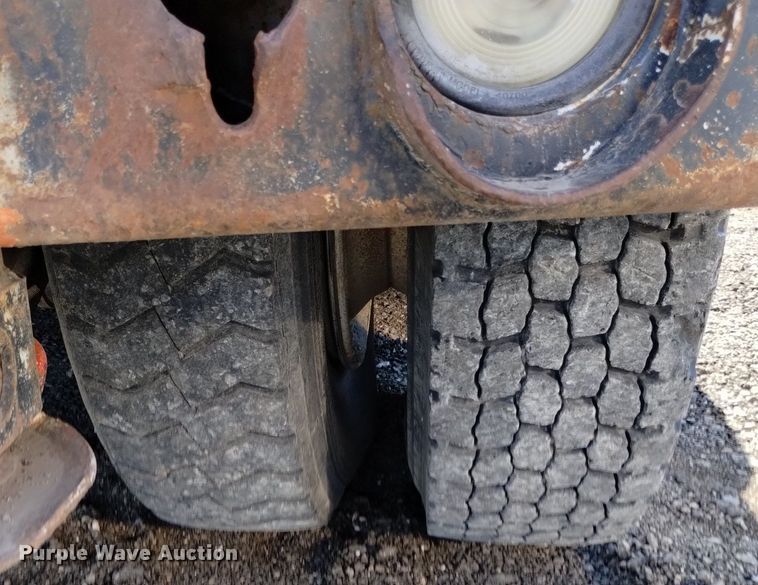 image for item DK8800 1986 GMC General  tow truck