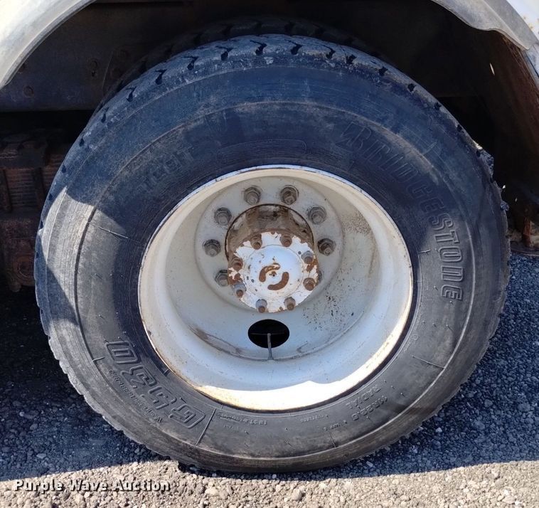 image for item DK8800 1986 GMC General  tow truck