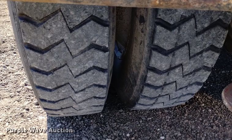 image for item DK8800 1986 GMC General  tow truck